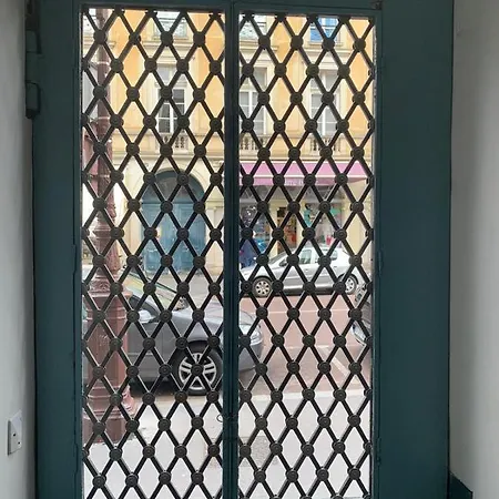 Apartment Quartier Notre Dame Au Pied Du Chateau Avec Parking
