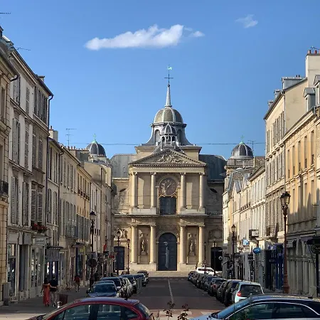 شقة Quartier Notre Dame Au Pied Du Chateau Avec Parking *