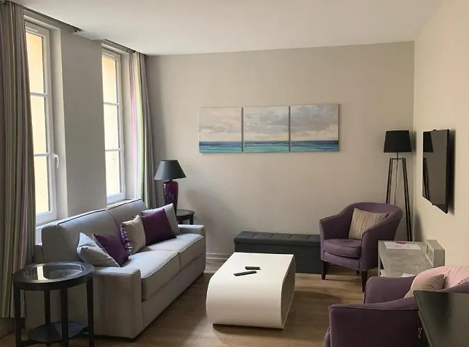 Quartier Notre Dame Au Pied Du Chateau Avec Parking * Versalles