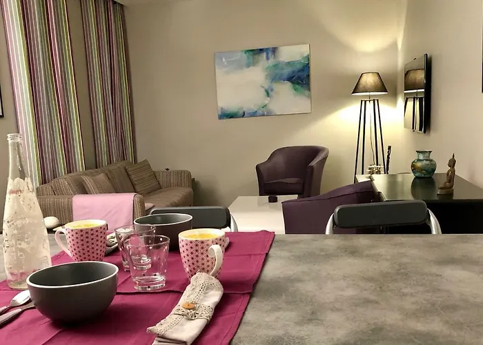 Apartamento Quartier Notre Dame Au Pied Du Chateau Avec Parking Versalles