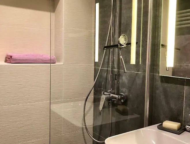 Quartier Notre Dame Au Pied Du Chateau Avec Parking Apartamento *