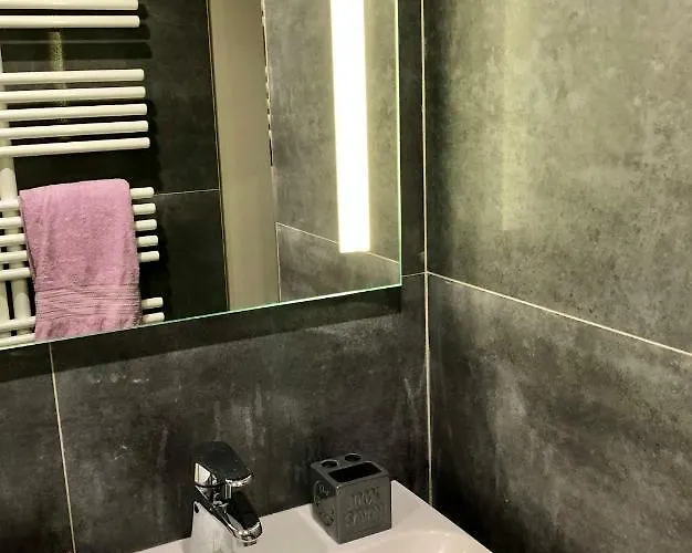 Quartier Notre Dame Au Pied Du Chateau Avec Parking Apartamento